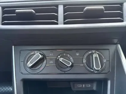 Photo 51 Volkswagen Polo  1.0 TSI 95 S&S DSG7