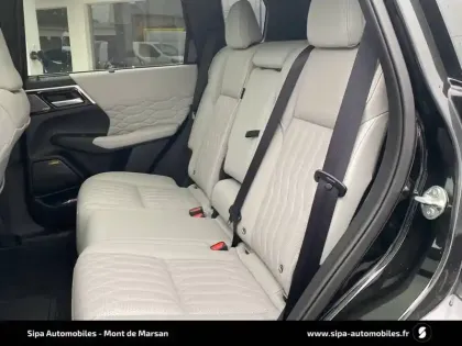 Photo 77 Mitsubishi Outlander  2.4 MIVEC PHEV 306 4WD