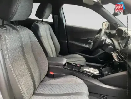 Photo 19 Peugeot 2008  1.2 Hybrid 145ch Allure e-DCS6