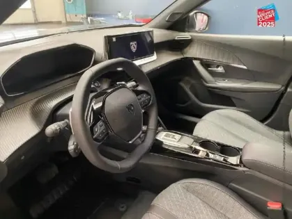 Photo 29 Peugeot 2008  1.2 Hybrid 145ch Allure e-DCS6