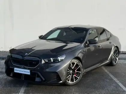 Photo 15 BMW Serie 5 M5 4.4 V8 PHEV 727ch