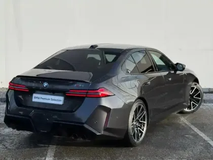 Photo 16 BMW Serie 5 M5 4.4 V8 PHEV 727ch