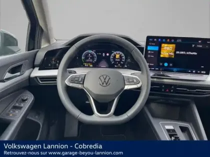 Photo 21 Volkswagen Golf  1.5 eHybrid 204ch VW Edition DSG6