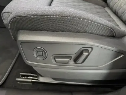 Photo 12 Audi Q5  2.0 e-hybrid 299ch S line quattro S tronic 7