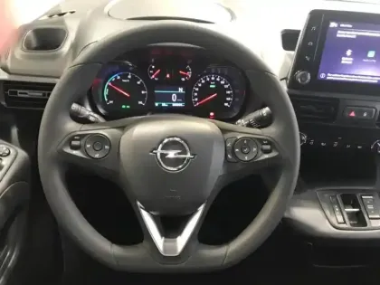 Photo 10 Opel Combo Cargo  M 800kg 100 kW Batterie 50 kWh