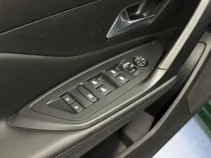 Photo 11 Peugeot 308 Gén. III Ph1 Allure Pack 5