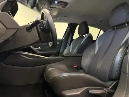 Photo 8 Peugeot 308 Gén. III Ph1 Allure Pack 5