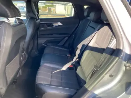 Photo 8 Renault Austral 1.2 E-Tech full hybrid 200ch Iconic- 24