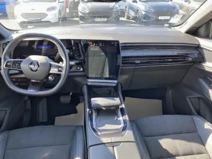 Photo 2 Renault Austral 1.2 E-Tech full hybrid 200ch Iconic- 24