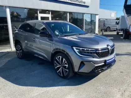 Photo 11 Renault Austral 1.2 E-Tech full hybrid 200ch Iconic- 24