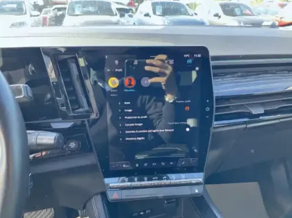 Photo 3 Renault Austral 1.2 E-Tech full hybrid 200ch Iconic- 24