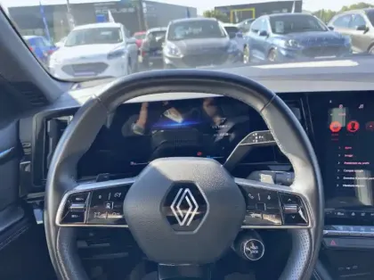 Photo 6 Renault Austral 1.2 E-Tech full hybrid 200ch Iconic- 24