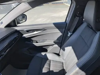 Photo 25 Renault Austral 1.2 E-Tech full hybrid 200ch Iconic- 24