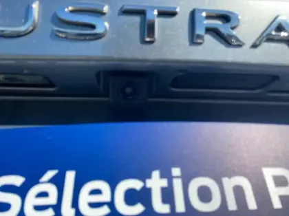 Photo 17 Renault Austral 1.2 E-Tech full hybrid 200ch Iconic- 24