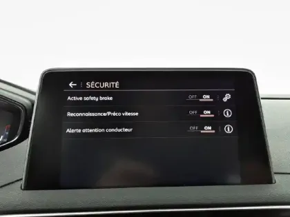 Photo 31 Peugeot 3008  Puretech 130ch S&S EAT8
