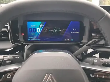 Photo 12 Renault 4 Renault  E-Tech Electrique 150 ch autonomie confort