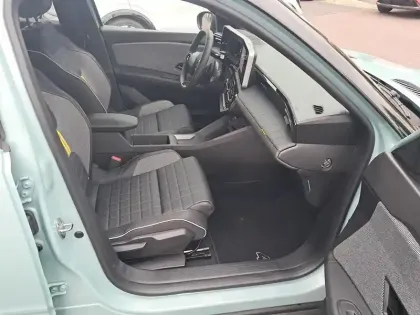 Photo 11 Renault 4 Renault  E-Tech Electrique 150 ch autonomie confort