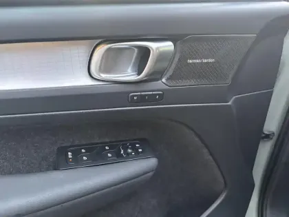 Photo 28 Volvo Xc40  B3 163 ch DCT7