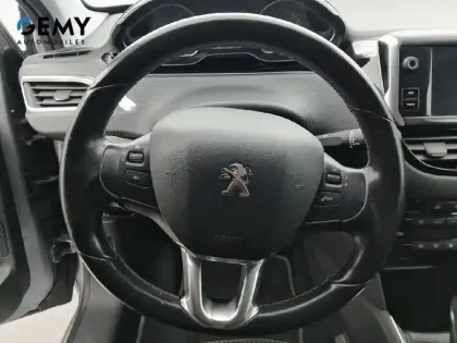 Photo 12 Peugeot 208  PureTech 110ch S&S EAT6