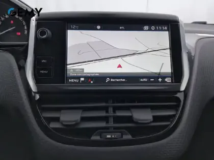 Photo 13 Peugeot 208  PureTech 110ch S&S EAT6