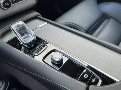 Photo 32 Volvo Xc90  T8 AWD Hybride Rechargeable 310+145 ch Geartronic 8 7pl