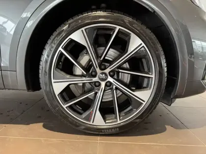 Photo 8 Audi Q5  Sportback 55 TFSIe 367 S tronic 7 Quattro