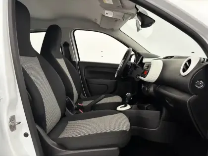 Photo 41 Renault Twingo  III E-Tech