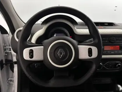 Photo 34 Renault Twingo  III E-Tech