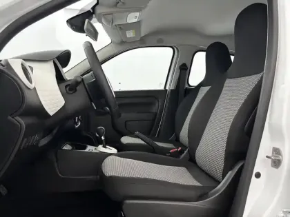 Photo 32 Renault Twingo  III E-Tech