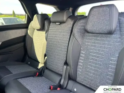 Photo 52 Peugeot 5008  Hybrid 145 e-DCS6