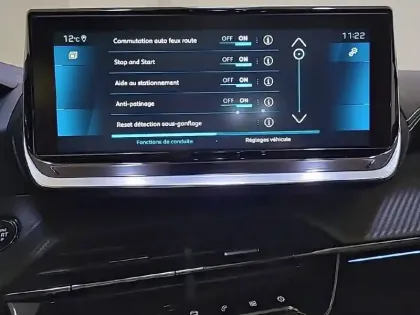 Photo 21 Peugeot 208  PureTech 100 S&S BVM6