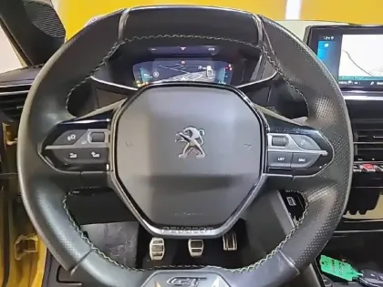 Photo 8 Peugeot 208  PureTech 100 S&S BVM6