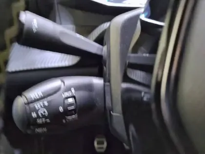 Photo 26 Peugeot 208  PureTech 100 S&S BVM6