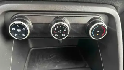 Photo 16 Citroën C3  SOCIETE TURBO 100 BVM