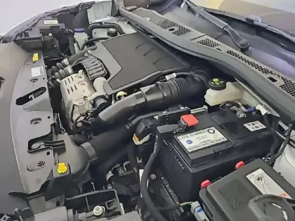 Photo 14 Peugeot 2008  PureTech 130 S&S EAT8