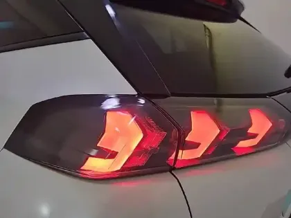 Photo 16 Peugeot 2008  PureTech 130 S&S EAT8