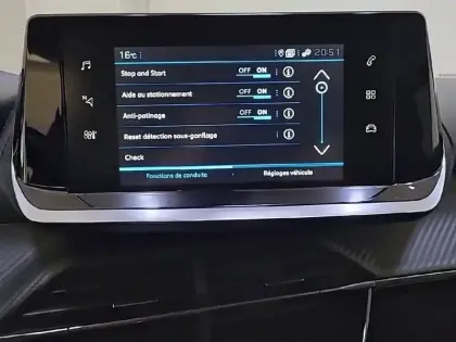 Photo 20 Peugeot 2008  PureTech 130 S&S EAT8