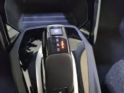 Photo 13 Peugeot 2008  PureTech 130 S&S EAT8