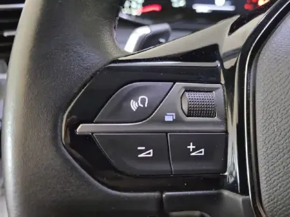 Photo 27 Peugeot 2008  PureTech 130 S&S EAT8