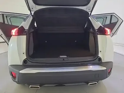 Photo 5 Peugeot 2008  PureTech 130 S&S EAT8