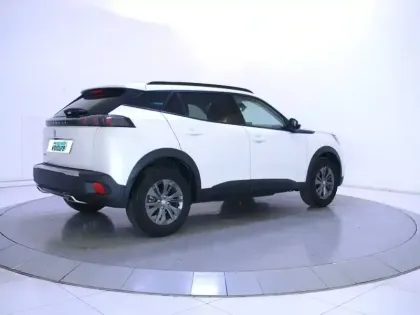 Photo 4 Peugeot 2008  PureTech 130 S&S EAT8