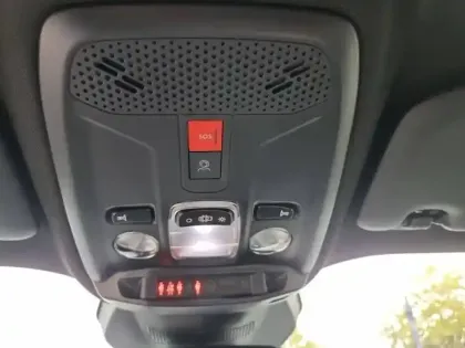 Photo 37 Peugeot 2008  Hybrid 145 e-DCS6