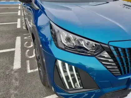 Photo 35 Peugeot 2008  Hybrid 145 e-DCS6