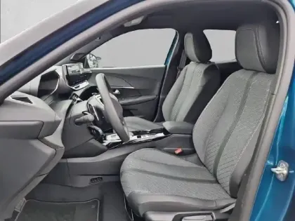 Photo 30 Peugeot 2008  Hybrid 145 e-DCS6