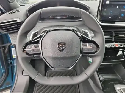 Photo 28 Peugeot 2008  Hybrid 145 e-DCS6