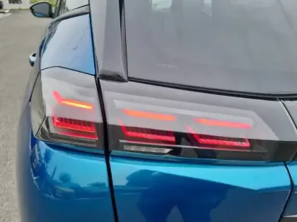 Photo 36 Peugeot 2008  Hybrid 145 e-DCS6