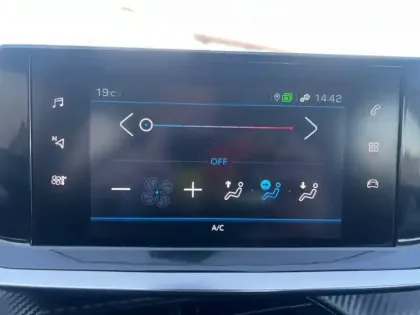 Photo 30 Peugeot 208  BLUEHDI 100 S&S BVM6