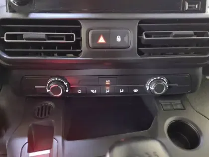 Photo 24 Citroën Berlingo  Taille XL BlueHDi 130 S&S BVM6