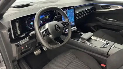 Photo 12 Renault Austral  E-Tech hybrid 200