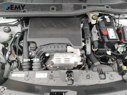 Photo 30 Peugeot 2008  PureTech 100 S&S BVM6